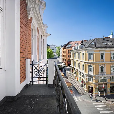 Bohemian - Self-service Hotel *