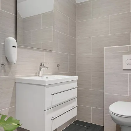 Bohemian - Self-service Hotel *